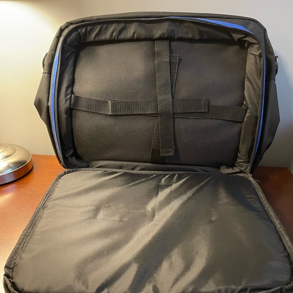 Blue and Black Laptop Carrying Bag - Picture 6 of 10